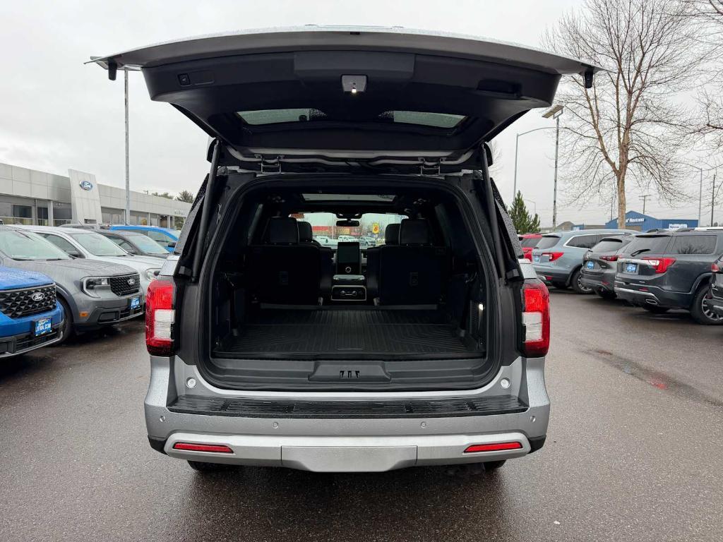 used 2024 Ford Expedition car, priced at $69,911