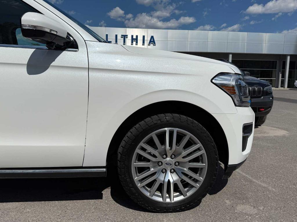 used 2024 Ford Expedition car, priced at $44,901