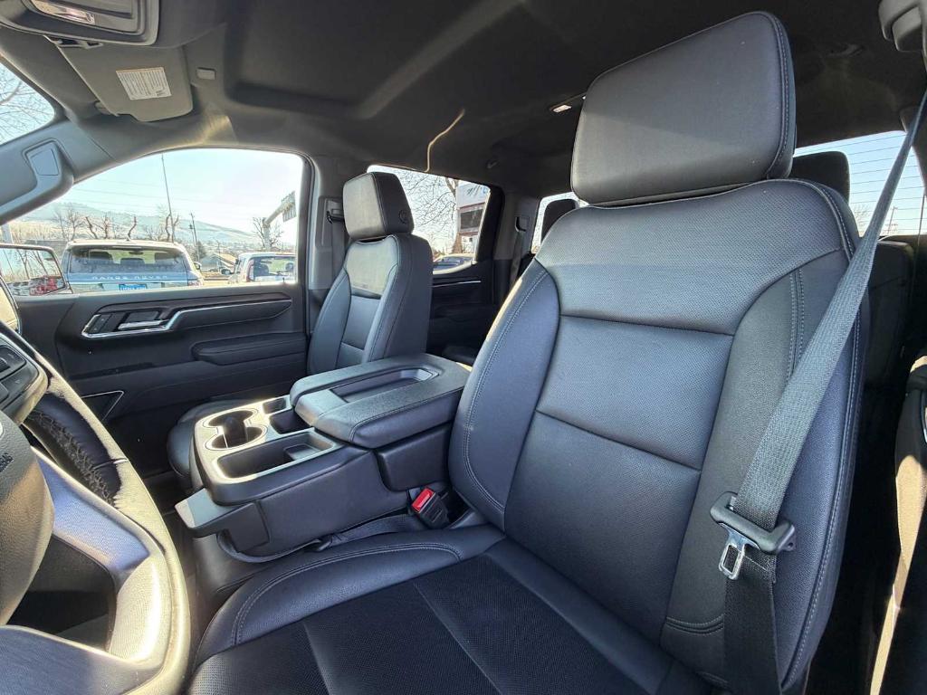 used 2025 GMC Sierra 1500 car, priced at $43,301