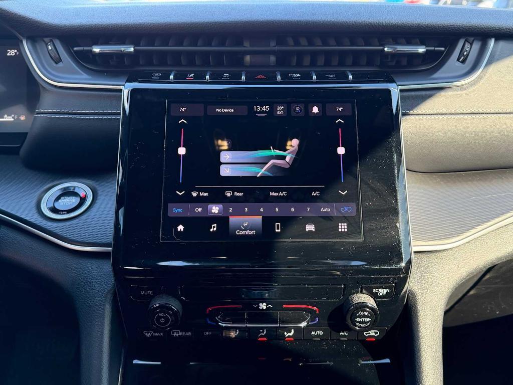 used 2024 Jeep Grand Cherokee car, priced at $29,995