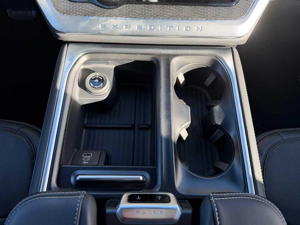 new 2026 Ford Expedition Max car, priced at $86,182