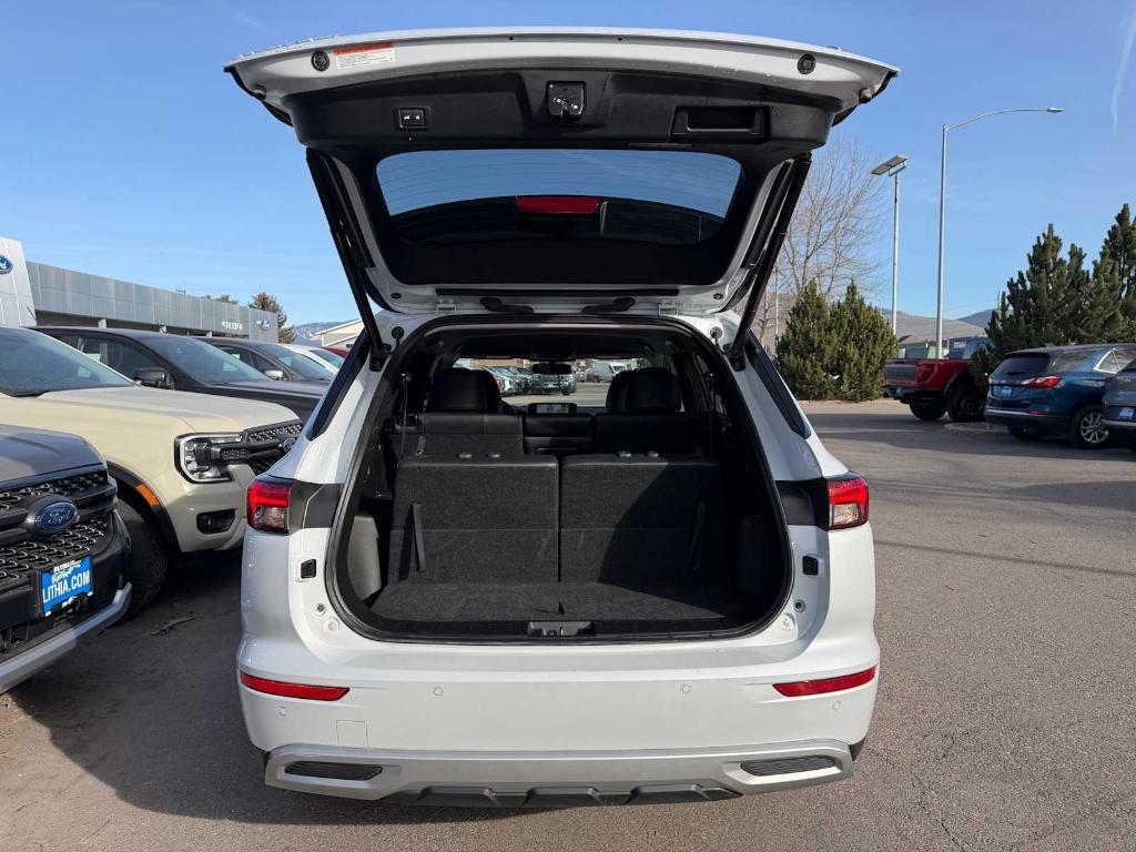 used 2024 Mitsubishi Outlander car, priced at $23,301