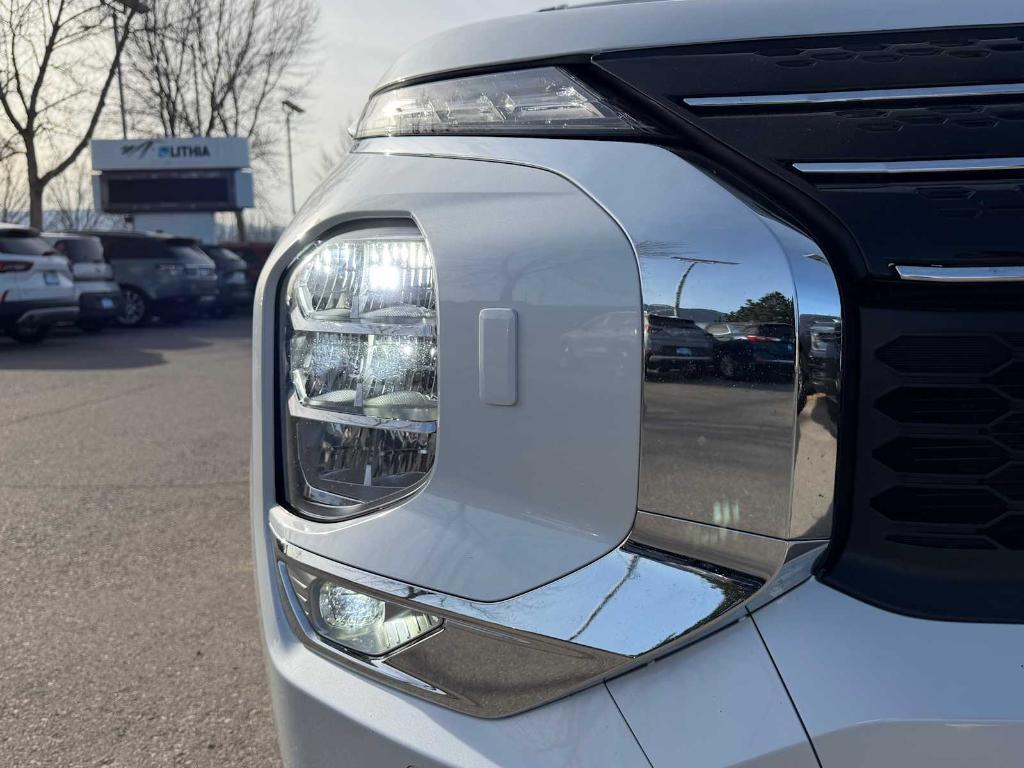 used 2024 Mitsubishi Outlander car, priced at $23,301