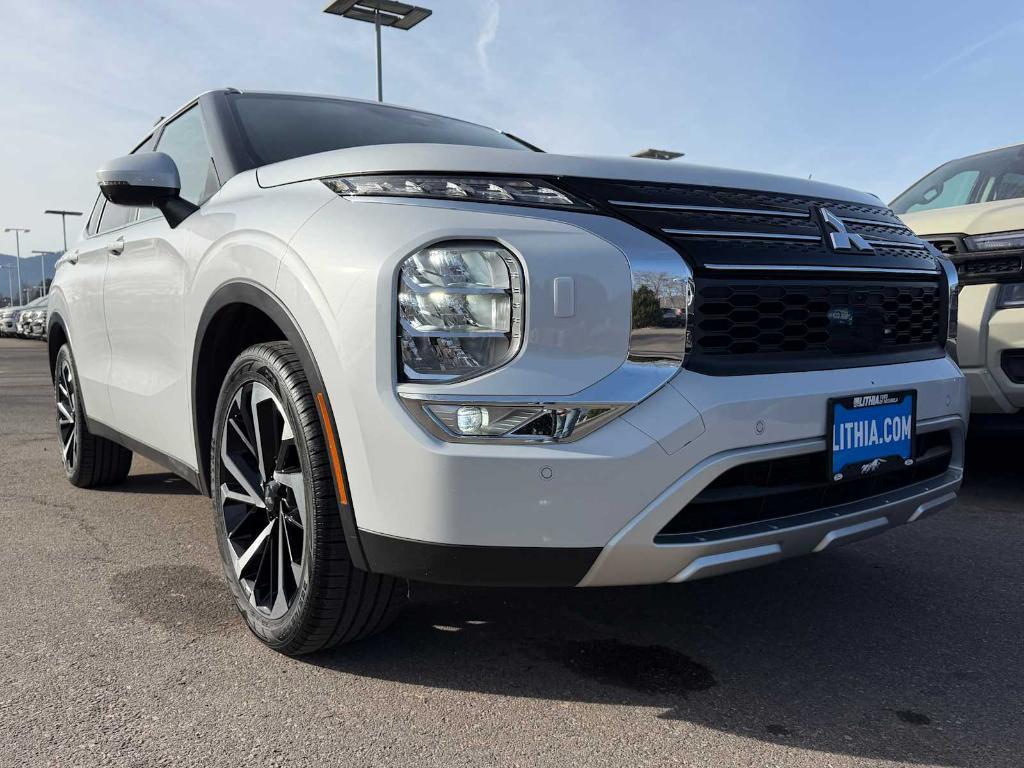 used 2024 Mitsubishi Outlander car, priced at $23,301