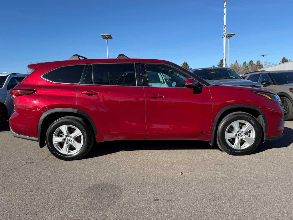 used 2022 Toyota Highlander Hybrid car, priced at $33,995