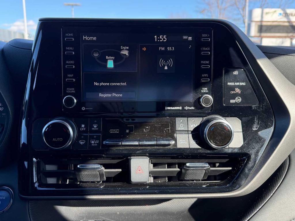 used 2022 Toyota Highlander Hybrid car, priced at $33,995