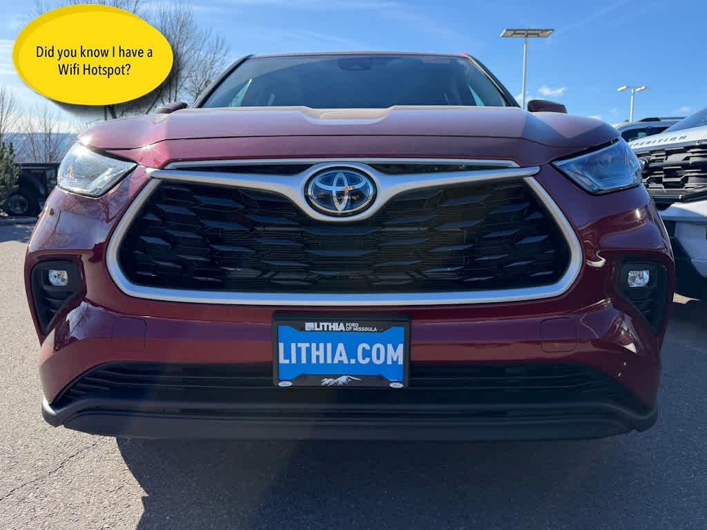 used 2022 Toyota Highlander Hybrid car, priced at $33,995