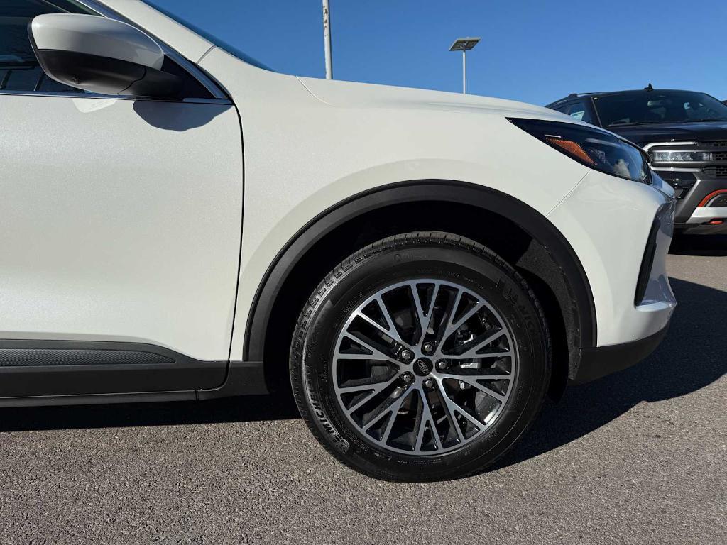 new 2025 Ford Escape car, priced at $43,447