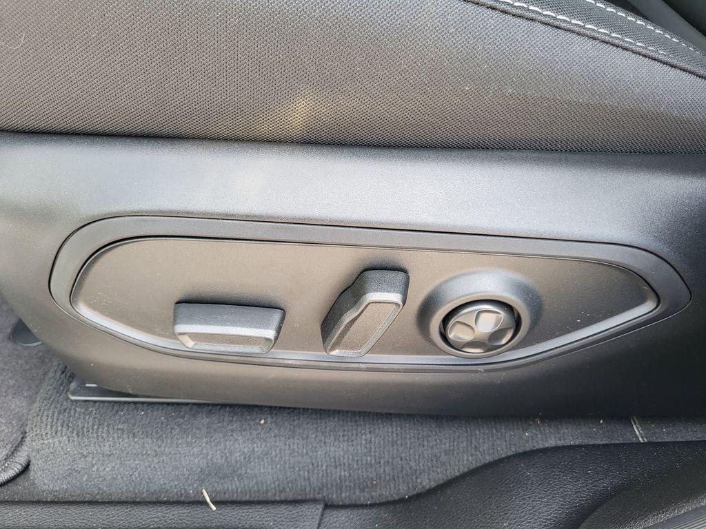 new 2026 Jeep Grand Cherokee car, priced at $43,000