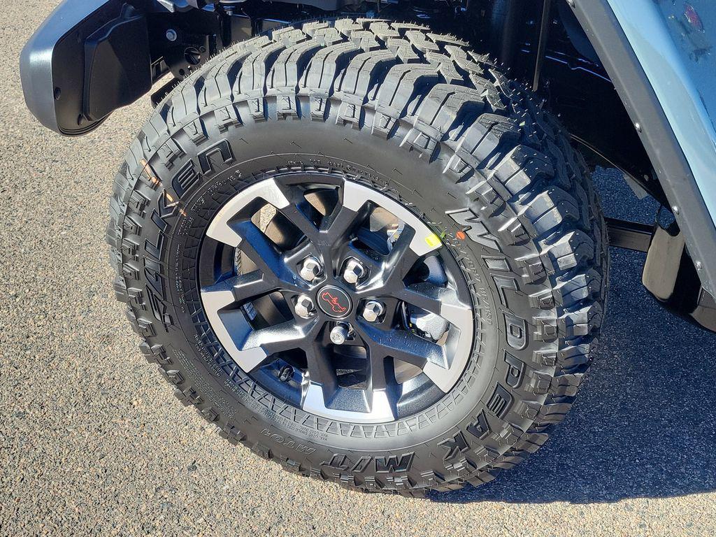 new 2026 Jeep Gladiator car, priced at $56,280