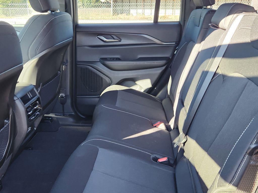 new 2025 Jeep Grand Cherokee car, priced at $33,258