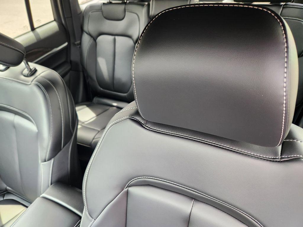 new 2026 Jeep Grand Cherokee car, priced at $47,704