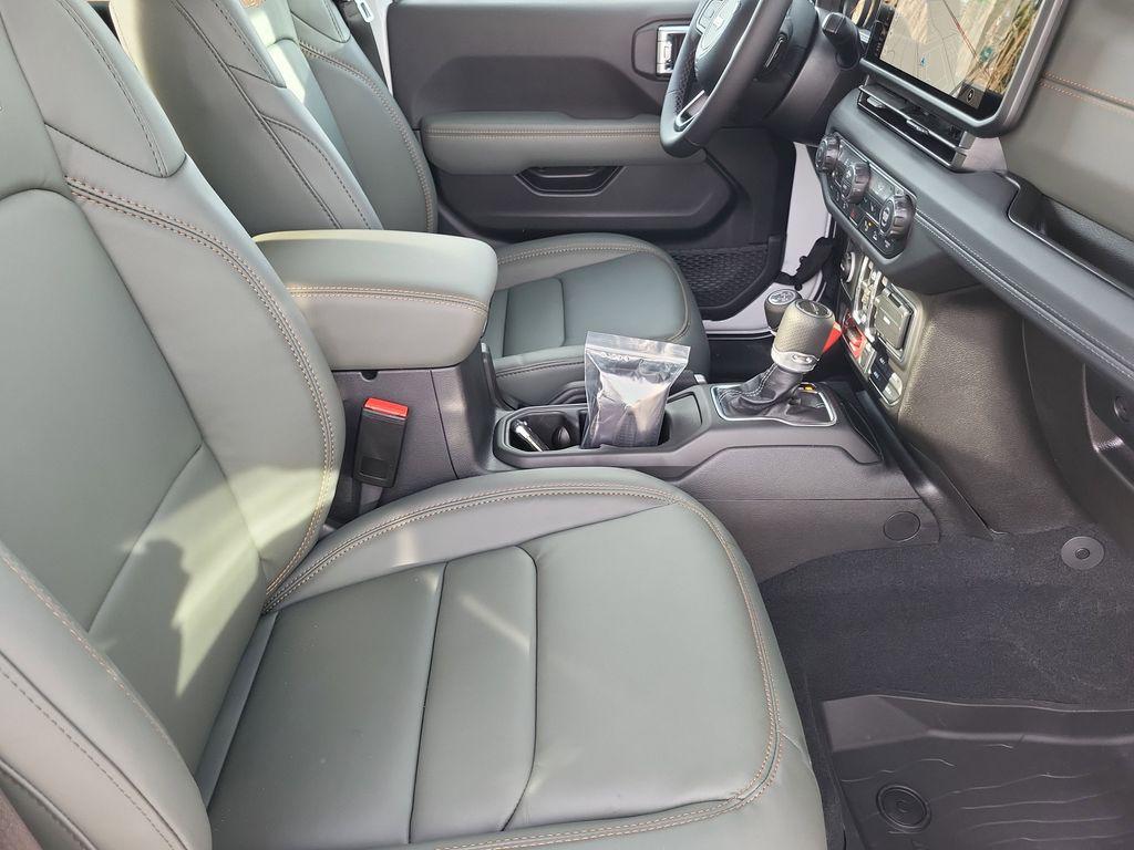 new 2026 Jeep Gladiator car, priced at $57,932