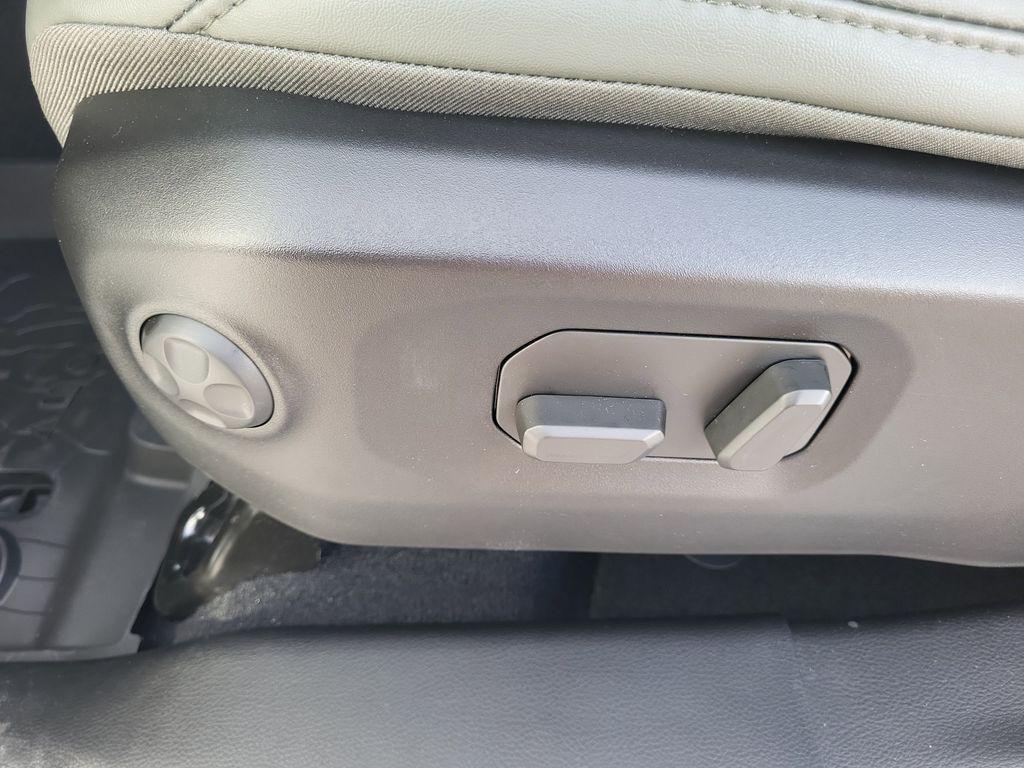 new 2026 Jeep Gladiator car, priced at $57,932