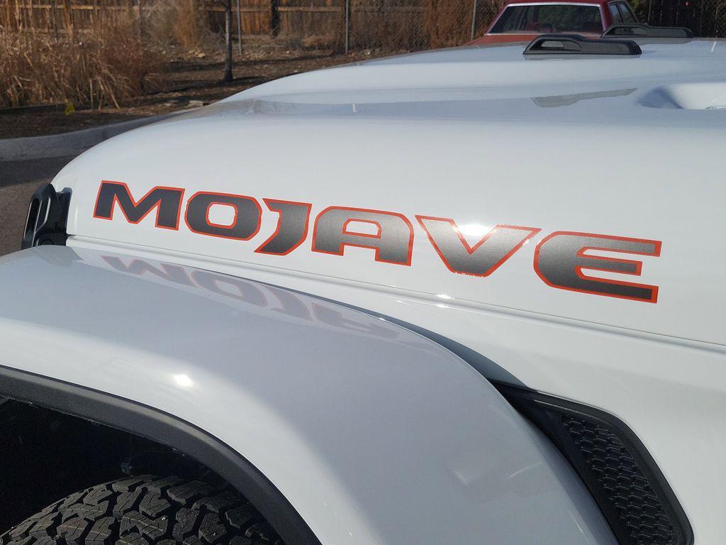 new 2026 Jeep Gladiator car, priced at $57,932