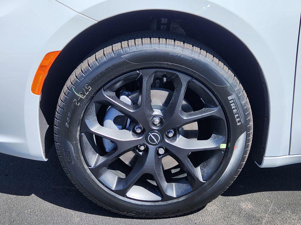 new 2026 Chrysler Pacifica car, priced at $53,539