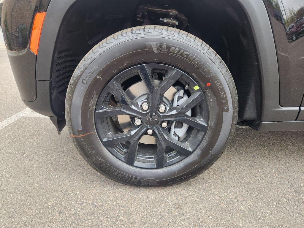 new 2026 Jeep Grand Cherokee car, priced at $43,244