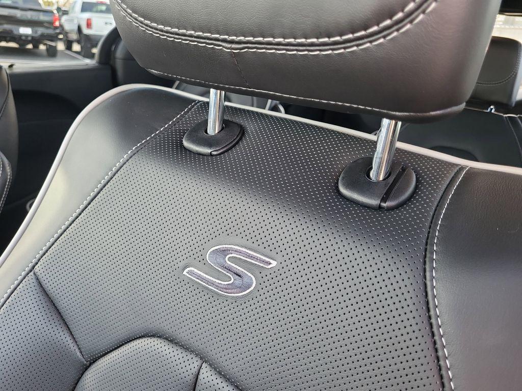 new 2026 Chrysler Pacifica car, priced at $52,807