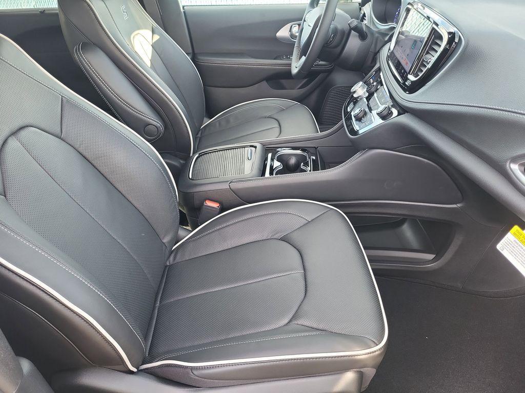 new 2026 Chrysler Pacifica car, priced at $52,807