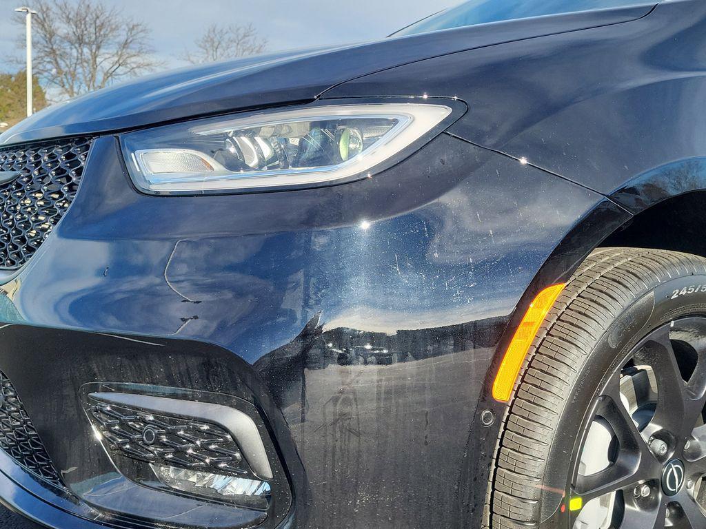 new 2026 Chrysler Pacifica car, priced at $52,807