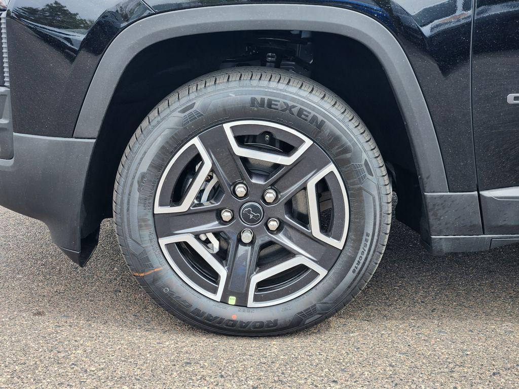 new 2026 Jeep Cherokee car, priced at $39,889