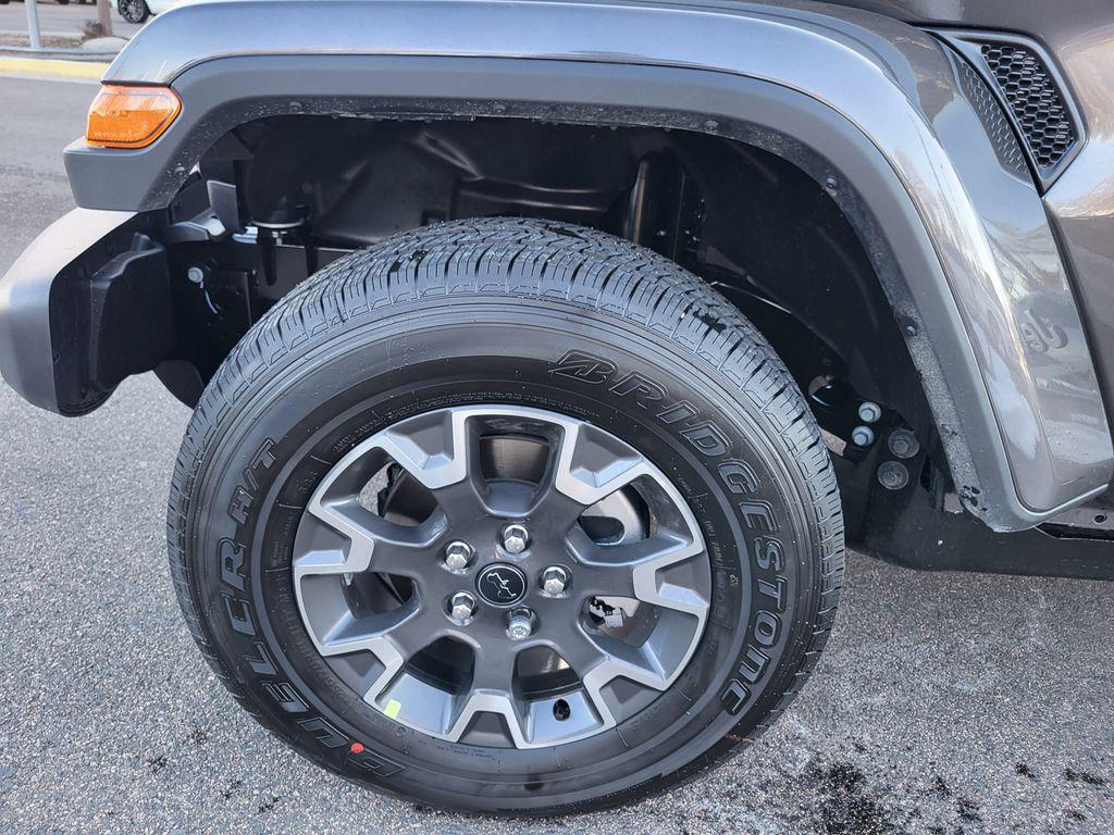 new 2026 Jeep Gladiator car, priced at $47,885