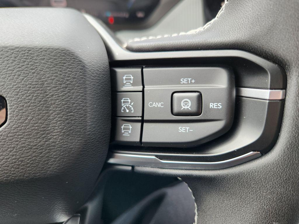 new 2026 Jeep Cherokee car, priced at $40,884