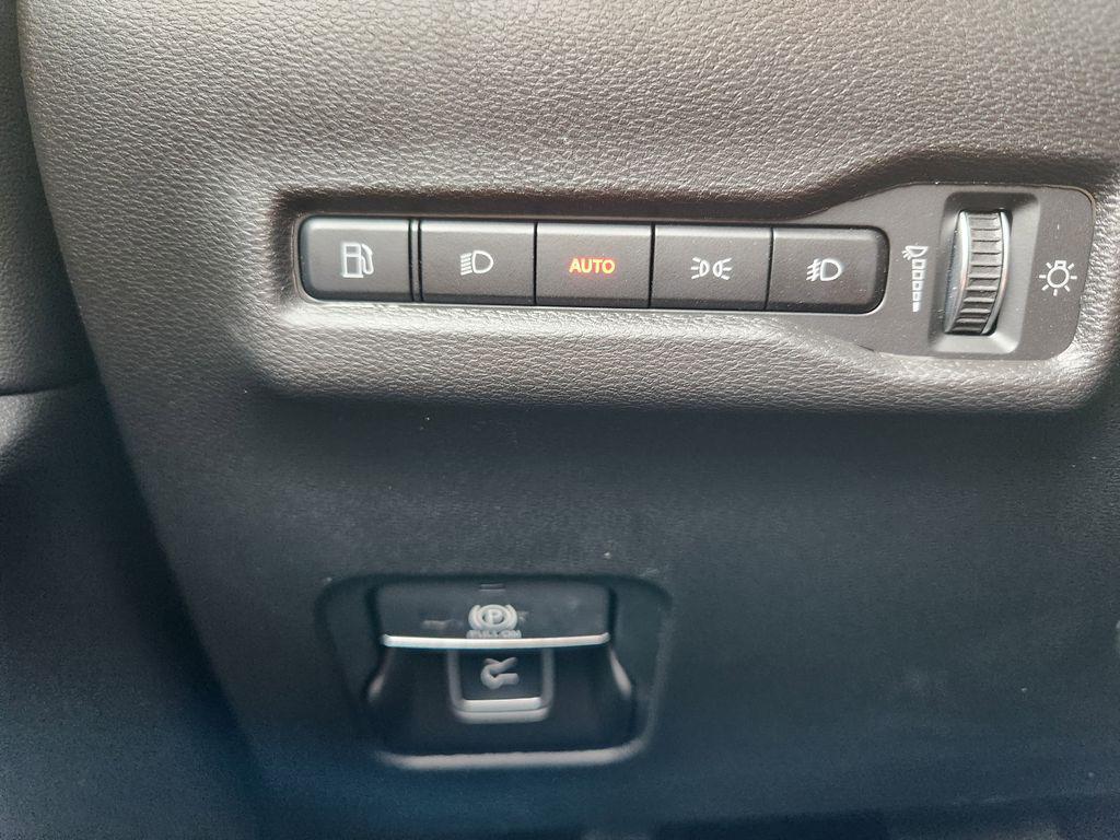 new 2026 Jeep Cherokee car, priced at $40,884