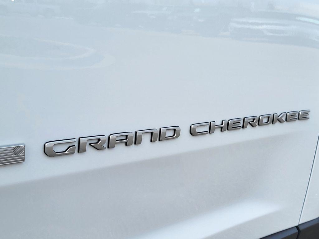new 2026 Jeep Grand Cherokee car, priced at $38,204