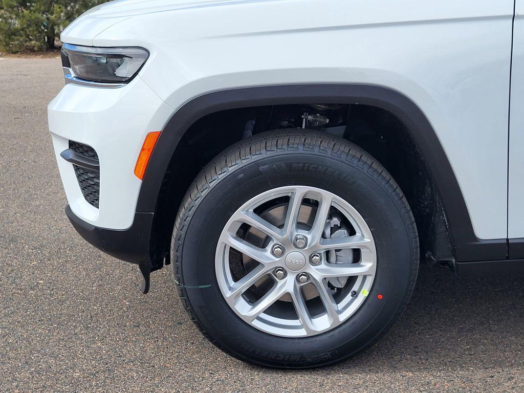 new 2026 Jeep Grand Cherokee car, priced at $38,204