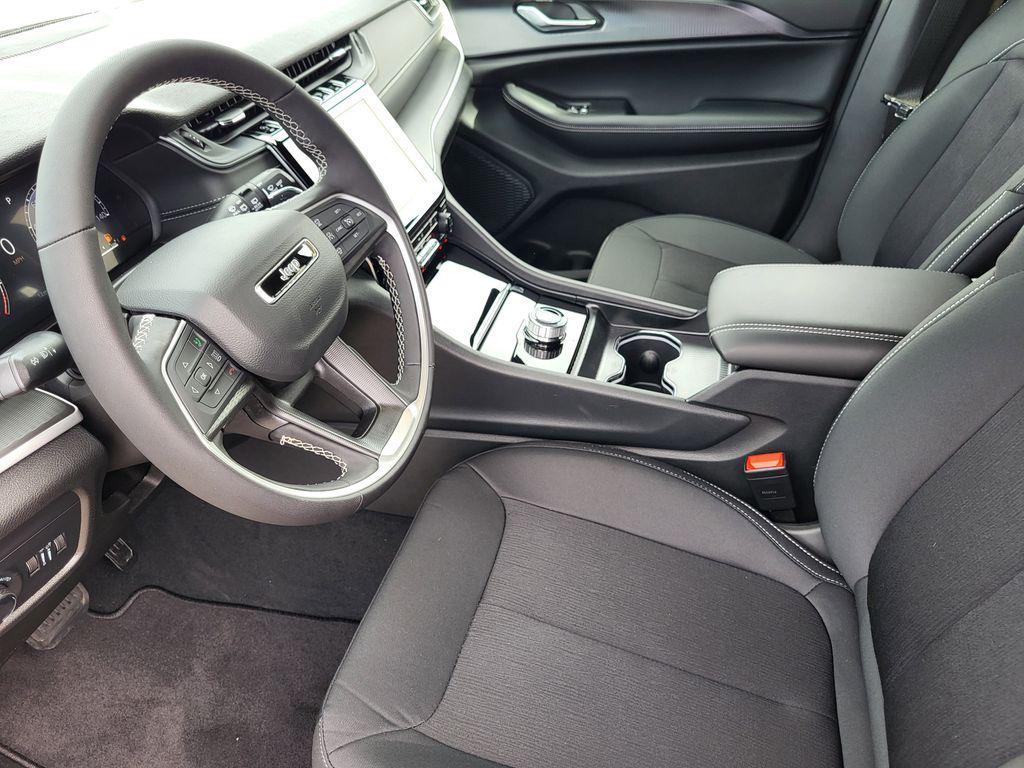 new 2026 Jeep Grand Cherokee car, priced at $38,204