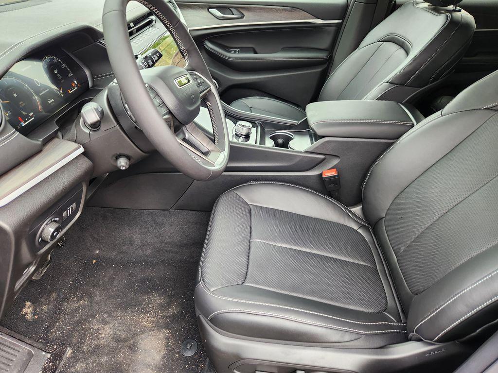 new 2026 Jeep Grand Cherokee car, priced at $51,505