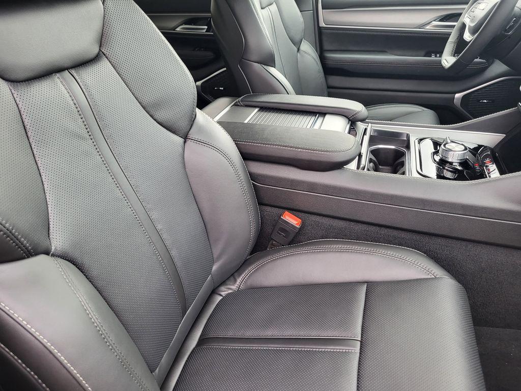 new 2026 Jeep Grand Wagoneer L car, priced at $73,002