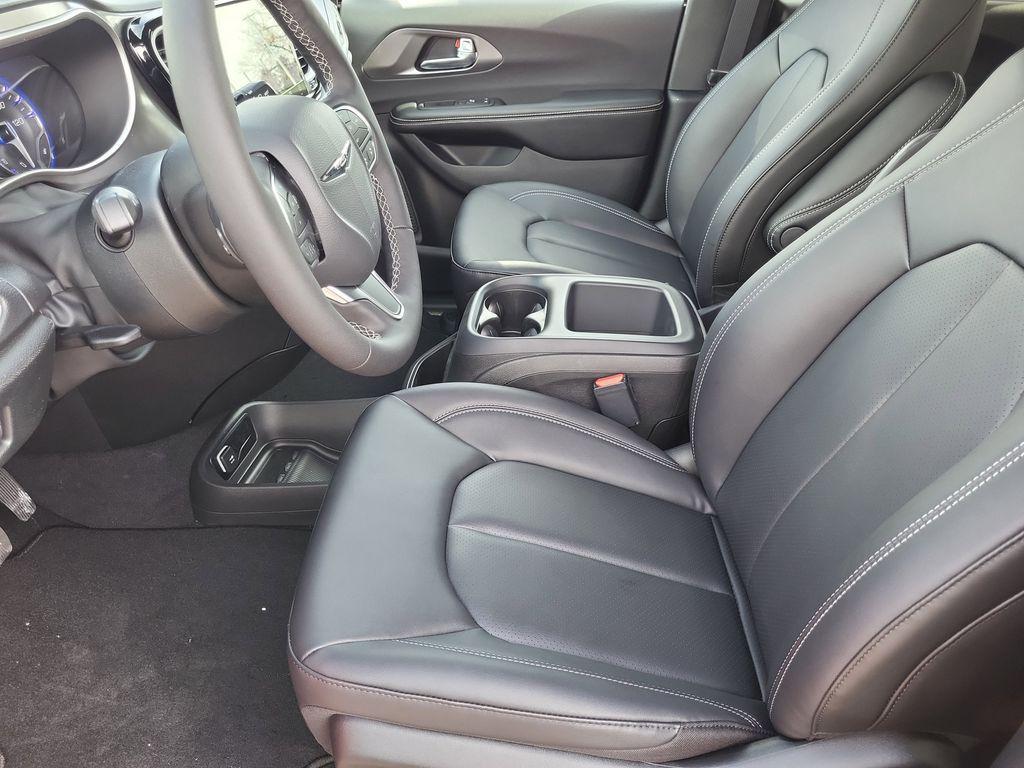 new 2026 Chrysler Pacifica car, priced at $47,208