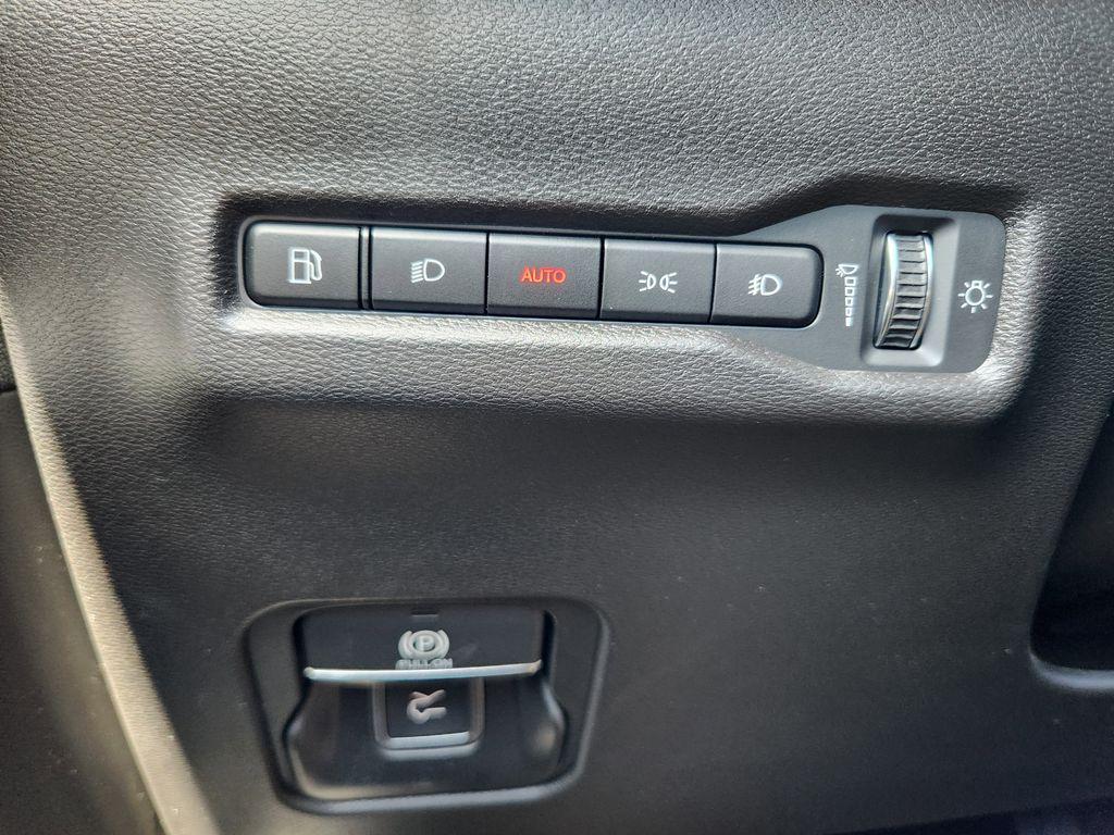 new 2026 Jeep Cherokee car, priced at $40,289