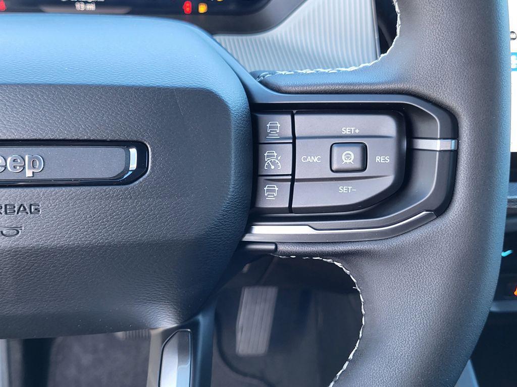 new 2026 Jeep Cherokee car, priced at $34,299