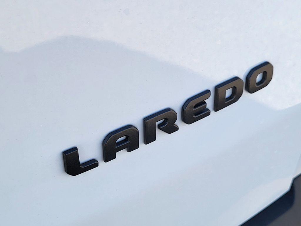 new 2026 Jeep Cherokee car, priced at $34,299