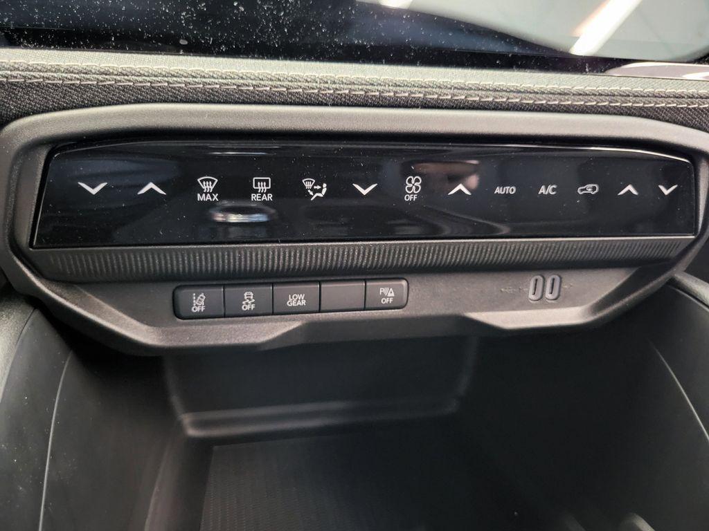 new 2026 Jeep Cherokee car, priced at $40,085