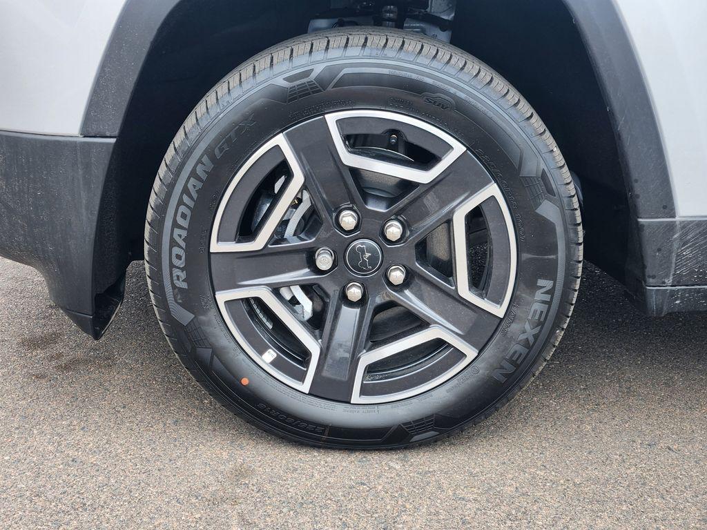 new 2026 Jeep Cherokee car, priced at $38,889
