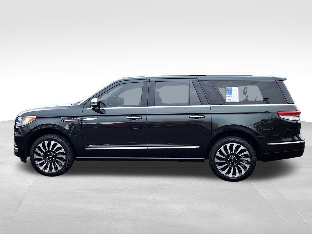 used 2023 Lincoln Navigator car, priced at $70,706