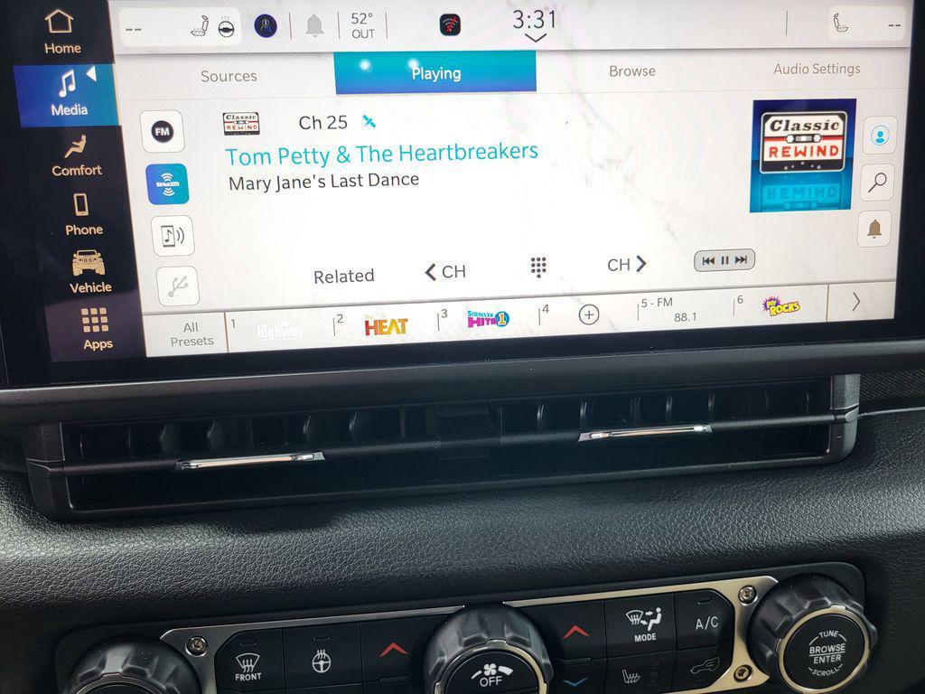 new 2026 Jeep Gladiator car, priced at $52,420