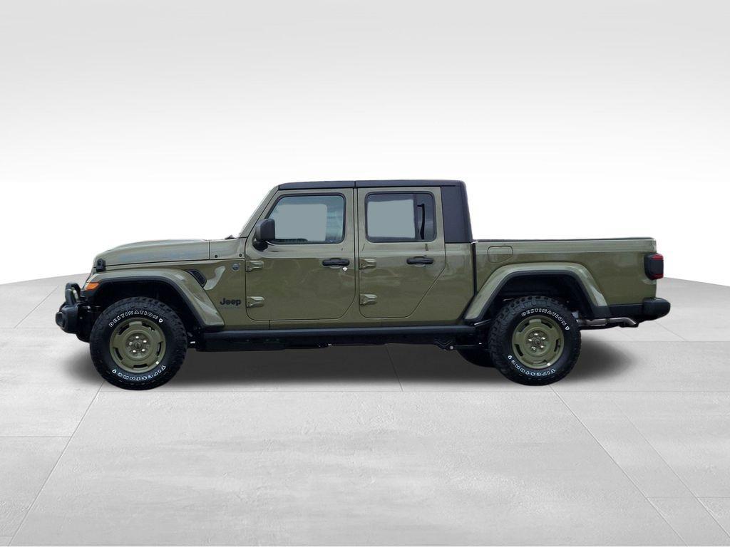 new 2026 Jeep Gladiator car, priced at $52,420
