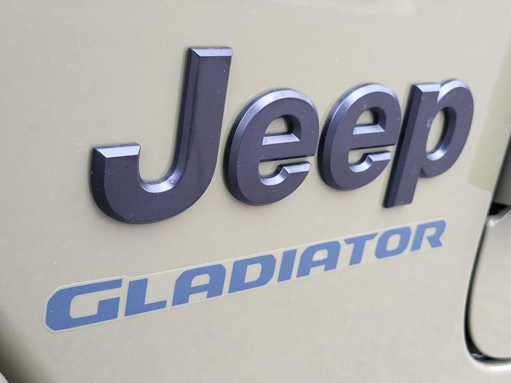 new 2026 Jeep Gladiator car, priced at $52,420