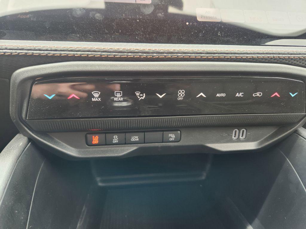 new 2026 Jeep Cherokee car, priced at $39,789