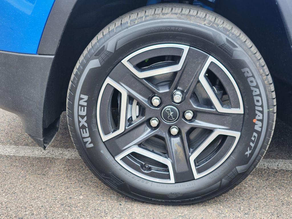 new 2026 Jeep Cherokee car, priced at $39,789