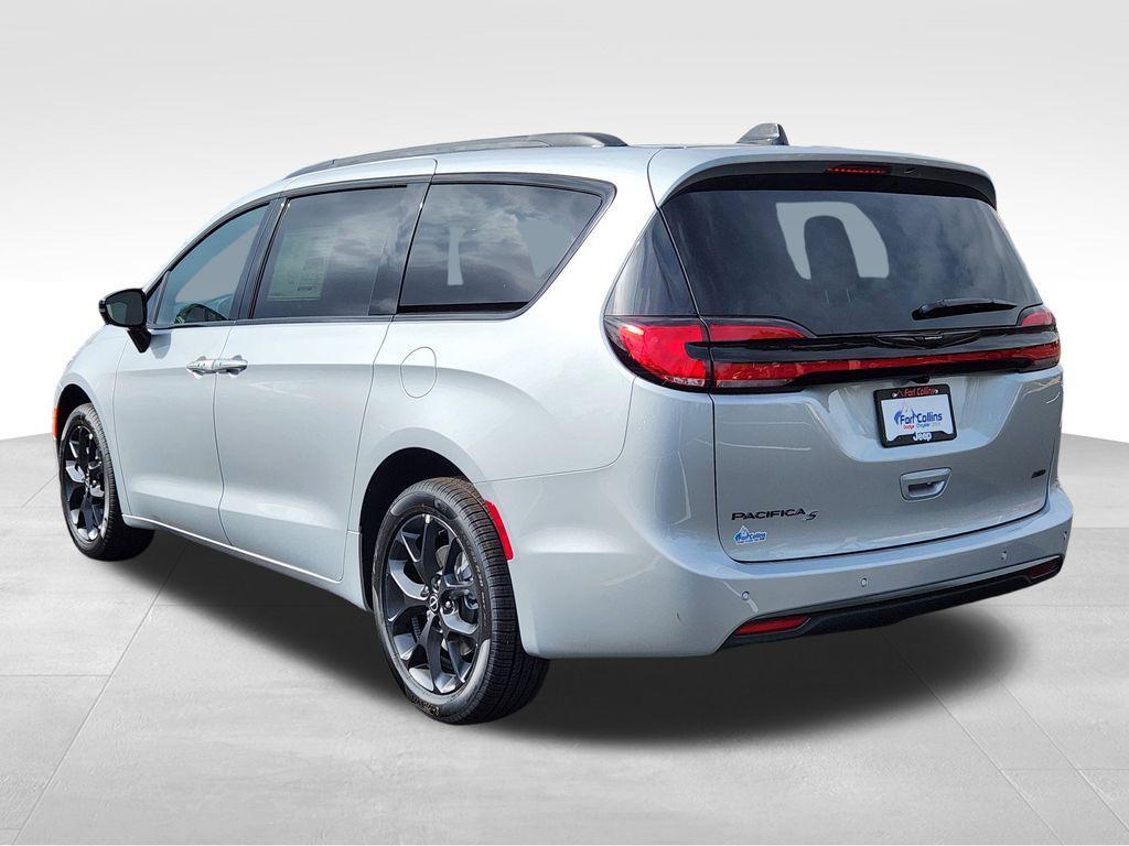 new 2026 Chrysler Pacifica car, priced at $45,426