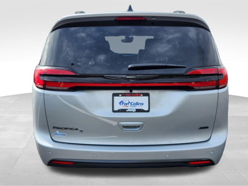 new 2026 Chrysler Pacifica car, priced at $45,426