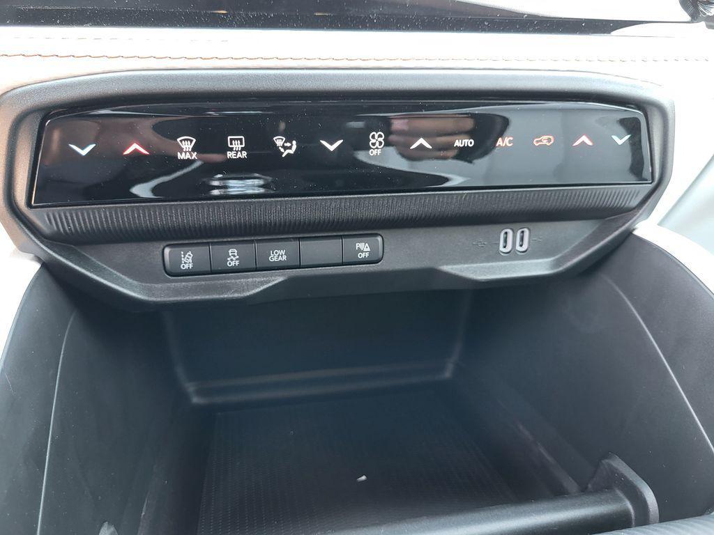 new 2026 Jeep Cherokee car, priced at $37,510