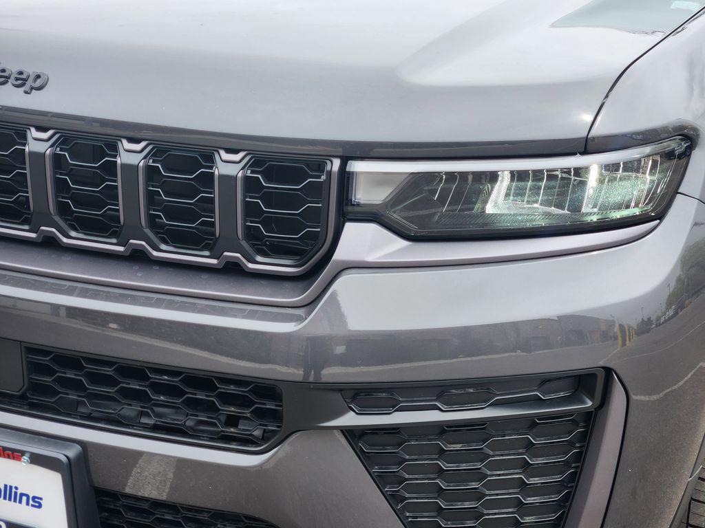 new 2026 Jeep Grand Cherokee car, priced at $45,445