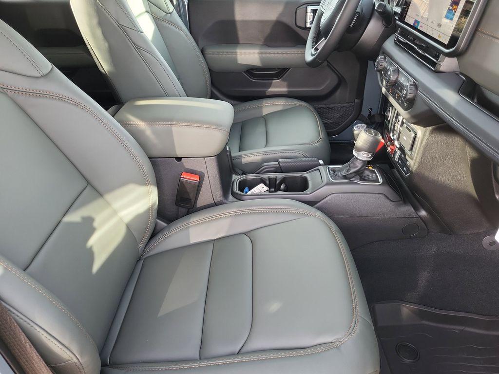 new 2026 Jeep Gladiator car, priced at $63,400